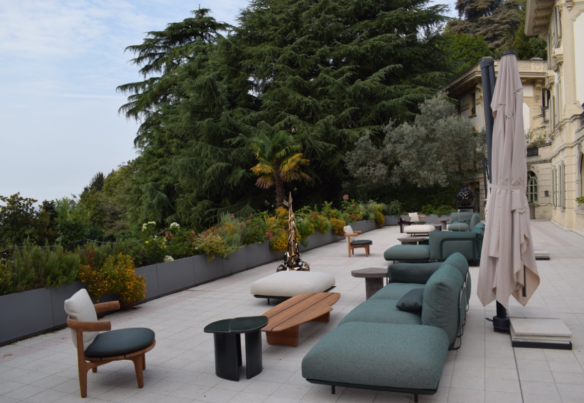 Città Alta – platina szürke virágládák 1