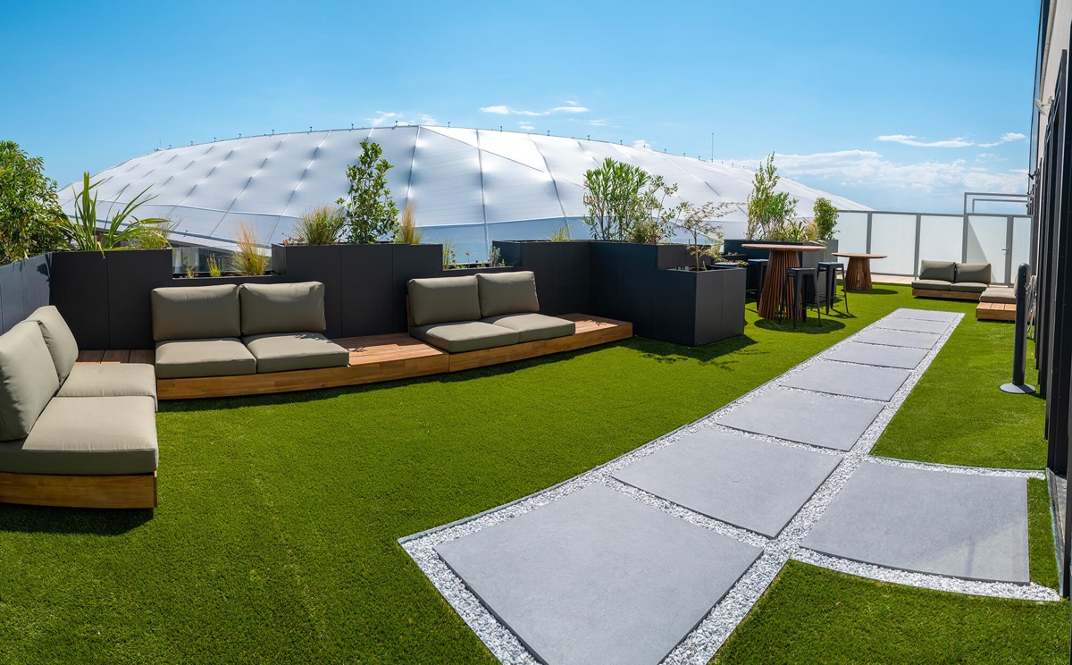 Lyoni Stadion – antracit virágládák 2