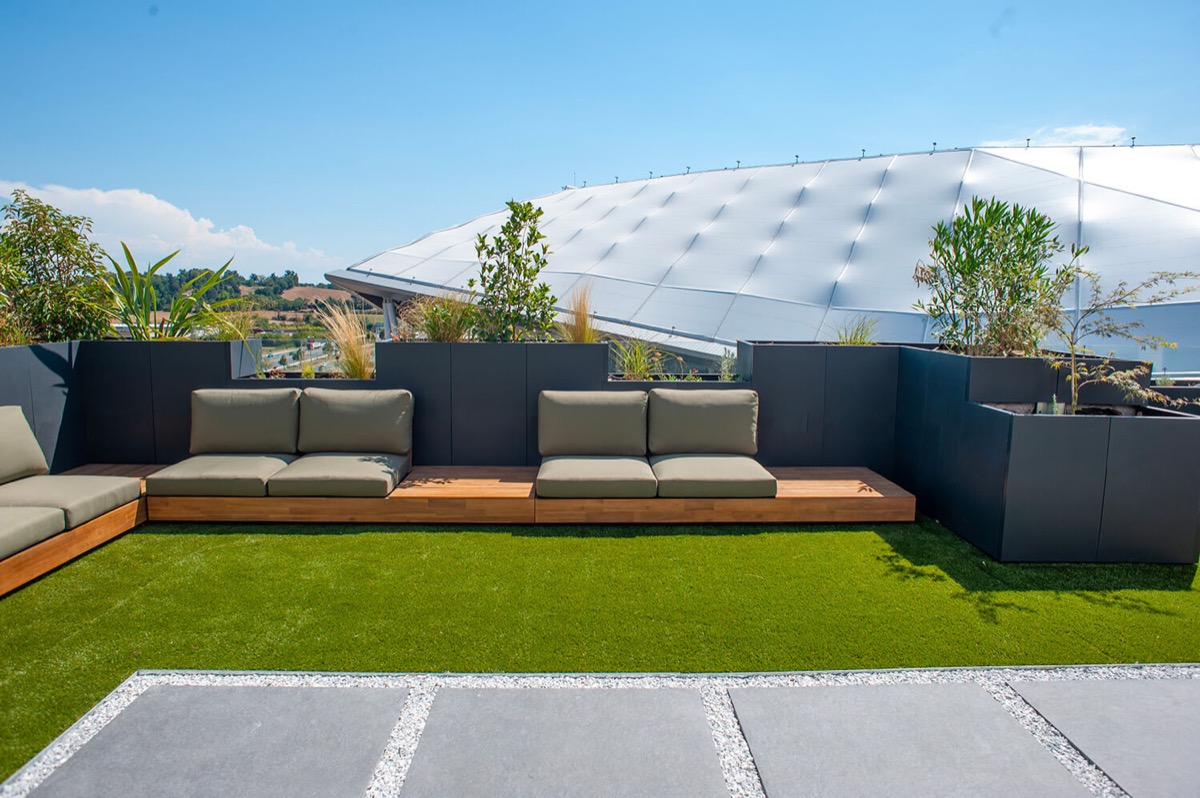 Lyoni Stadion – antracit virágládák 4